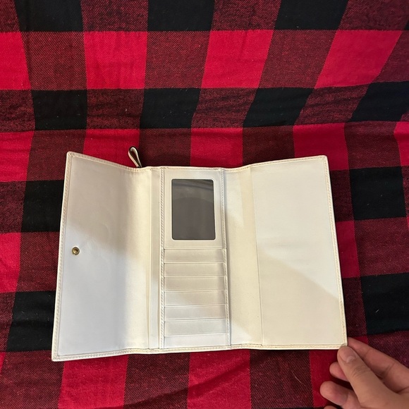 Coach Cream Leather Wallet with Embossed Design - Picture 3 of 5